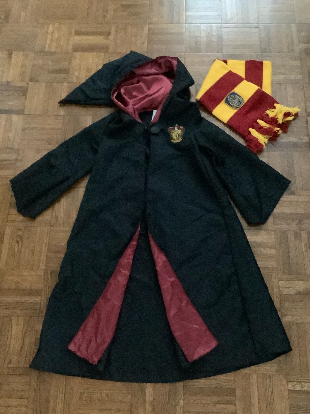 Harry Potter Gryffindor cloak/cape and scarf set